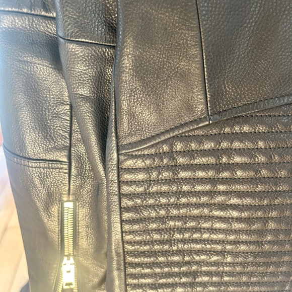 Leather jacket - Picture 2 of 5